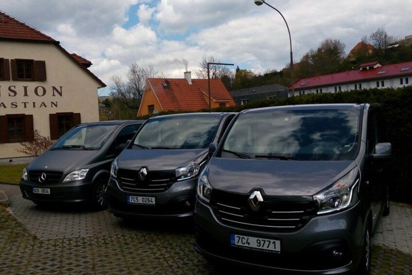 Private one way Sightseeing transfer from Cesky Krumlov to Prague 2
