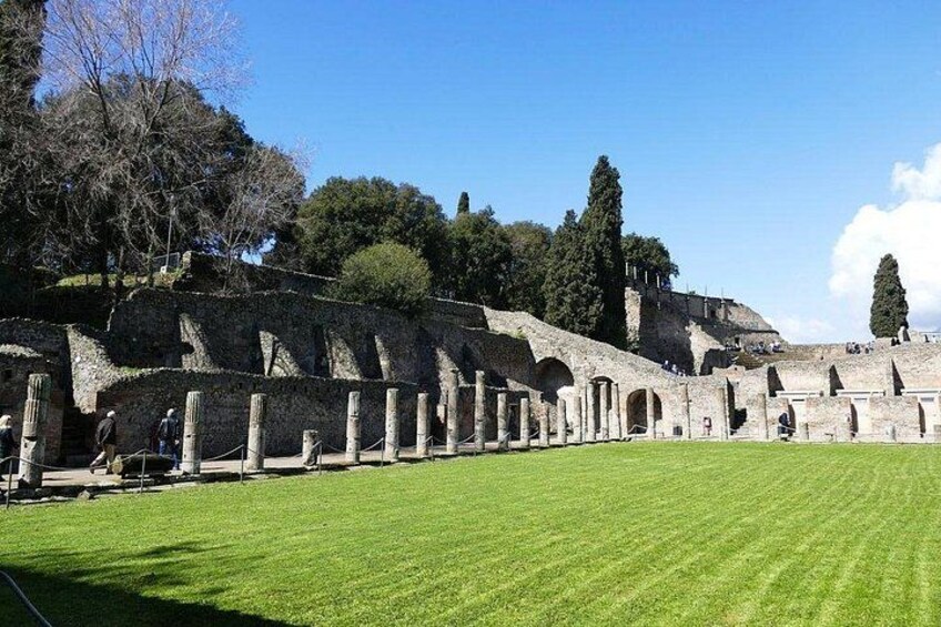 Pompeii ruins 3