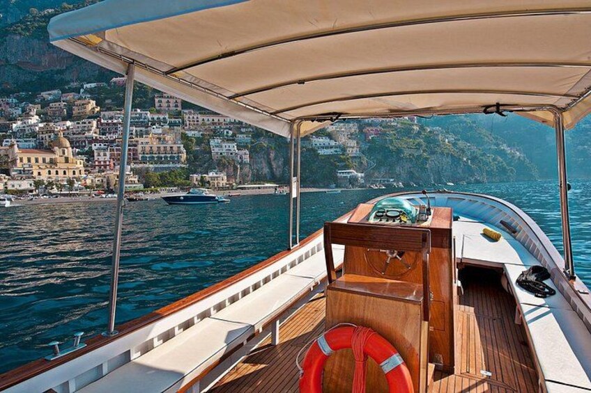 The gozzo boat 5
