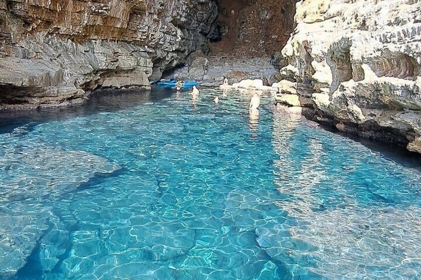 Blue & Green Caves speedboat small GroupTour with Šunj Beach 4