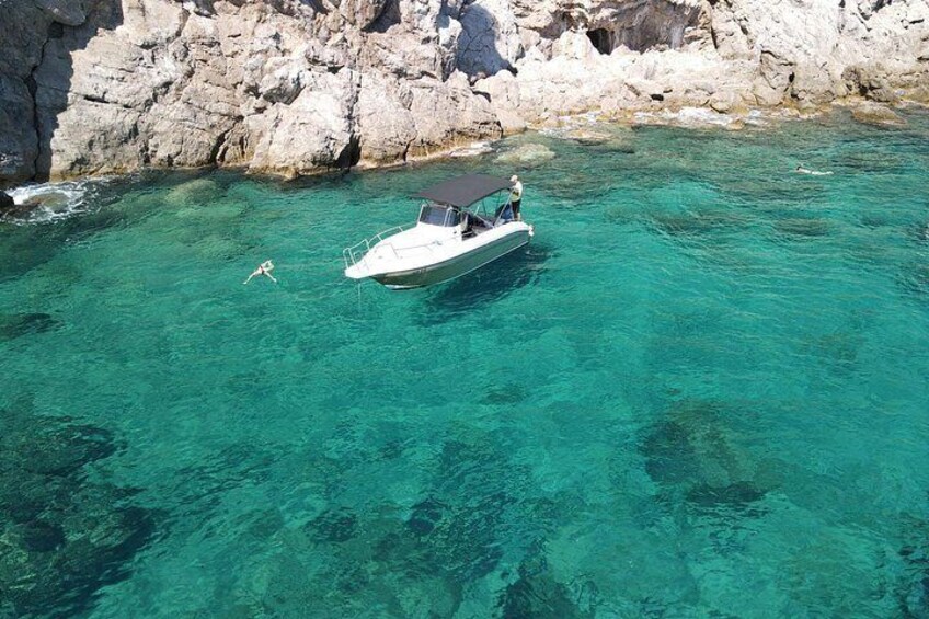 Blue & Green Caves speedboat small GroupTour with Šunj Beach 3