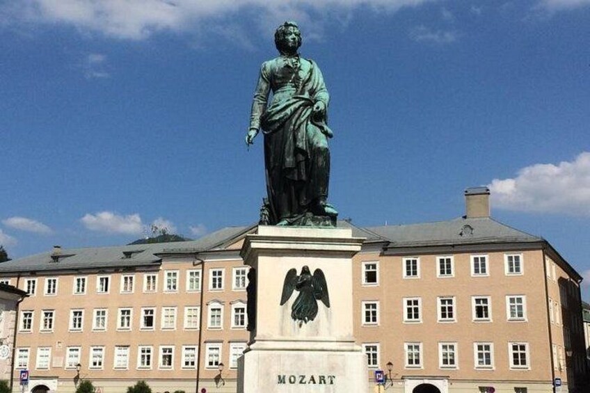 Mozart square, at the end to the left is pickup 1