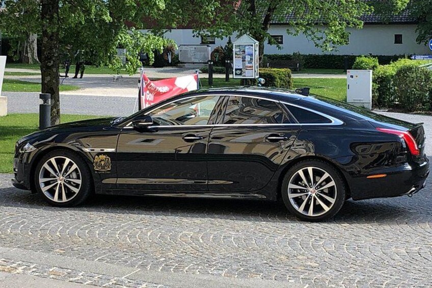 our Limousine - Jaguar XJ 3