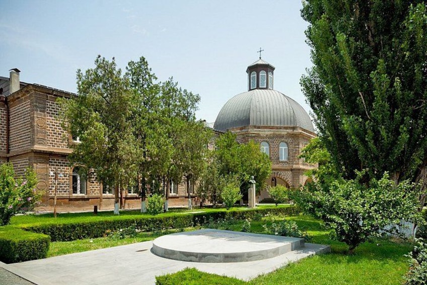 Group Tour: Echmiadzin Cathedral & churches, Zvartnots Temple 4