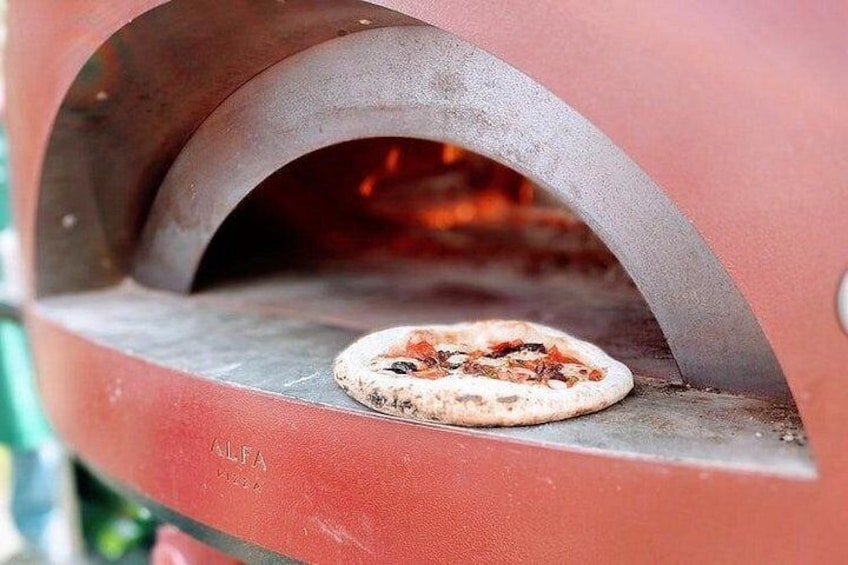 Pizza in Vernazza 5