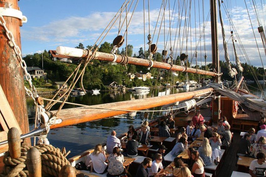 Passing narrow straits 4