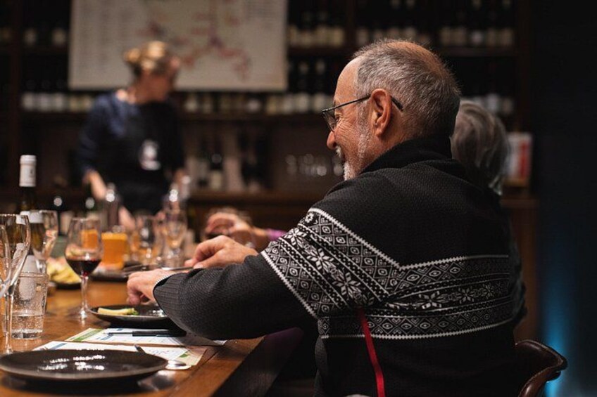 French Wine and Champagne Tasting in Paris 3