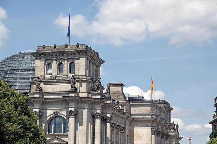Hear how the Battle of Berlin came to an end at the Reichstag 3