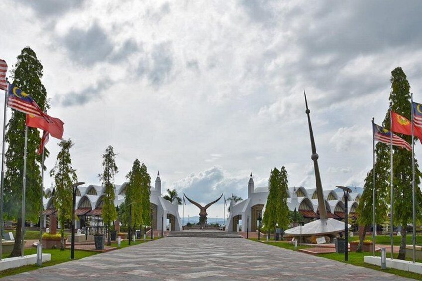 Langkawi Nature & History Tour with Telaga Tujuh & Mahsuri Tomb 3