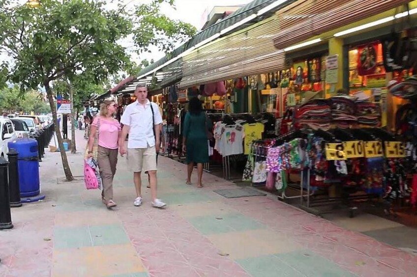 This tour also takes you to Cenang Street, Eagle Square, and famous duty free shopping in Kuah Town. 1