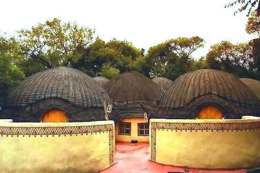 Cradle of Human Kind Tour and Lesedi Cultural Village Day Tour 3