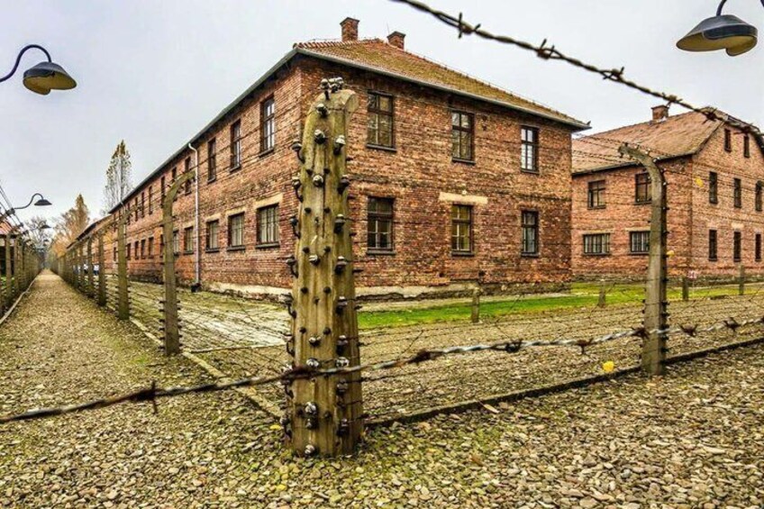 Auschwitz Birkenau: Live-Guided Tour with Transportation and Hotel Pickup 4