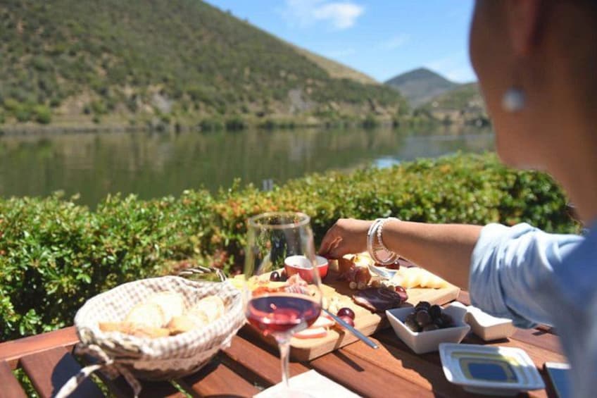 "Chill & Wine" Moment 5