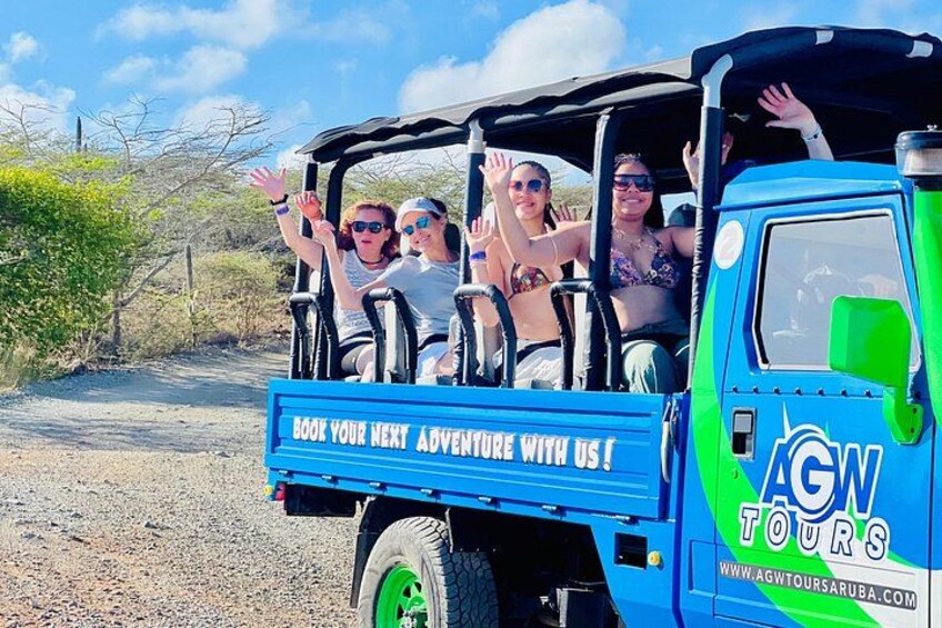 Aruba Jeep Tour: Natural Pool, Caves and Baby Beach Adventure 3