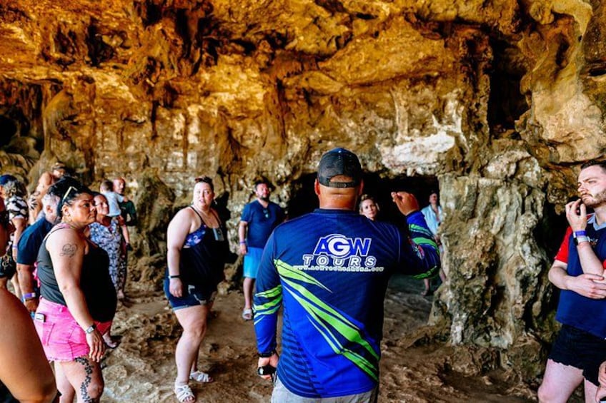 Aruba Jeep Tour: Natural Pool, Caves and Baby Beach Adventure 2