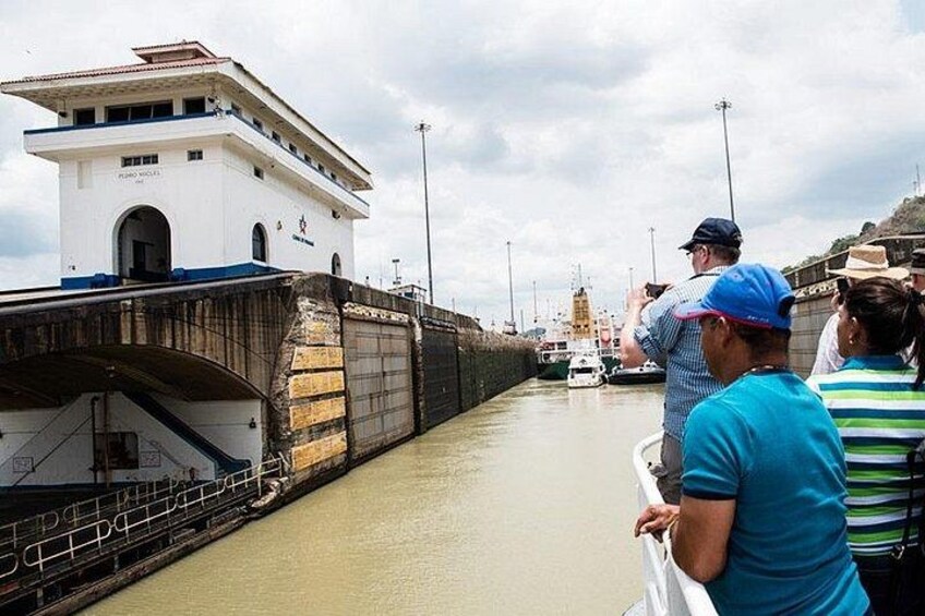 Miraflores Lock 2