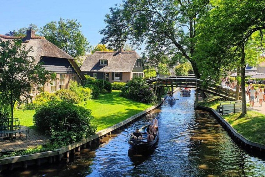 Giethoorn in Summer 3