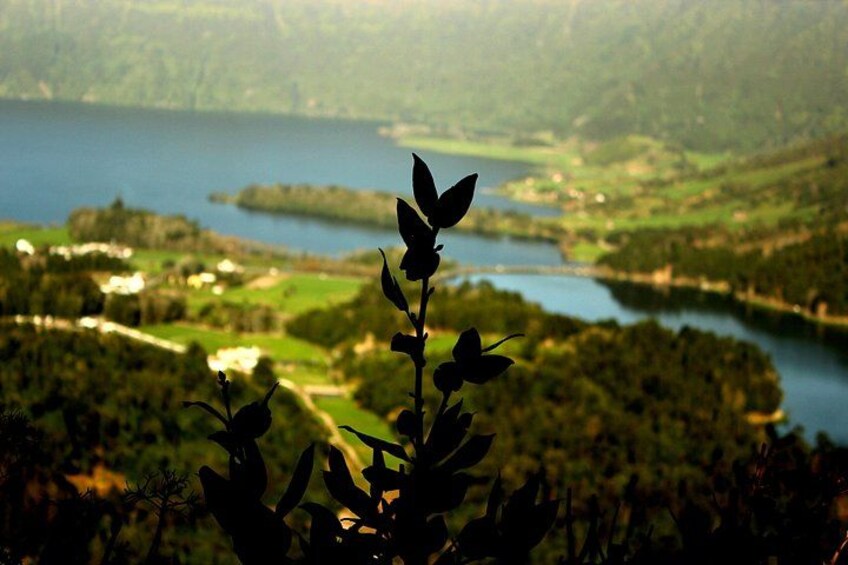 Half-Day 4x4 Tour to Lagoa das Sete Cidades 1