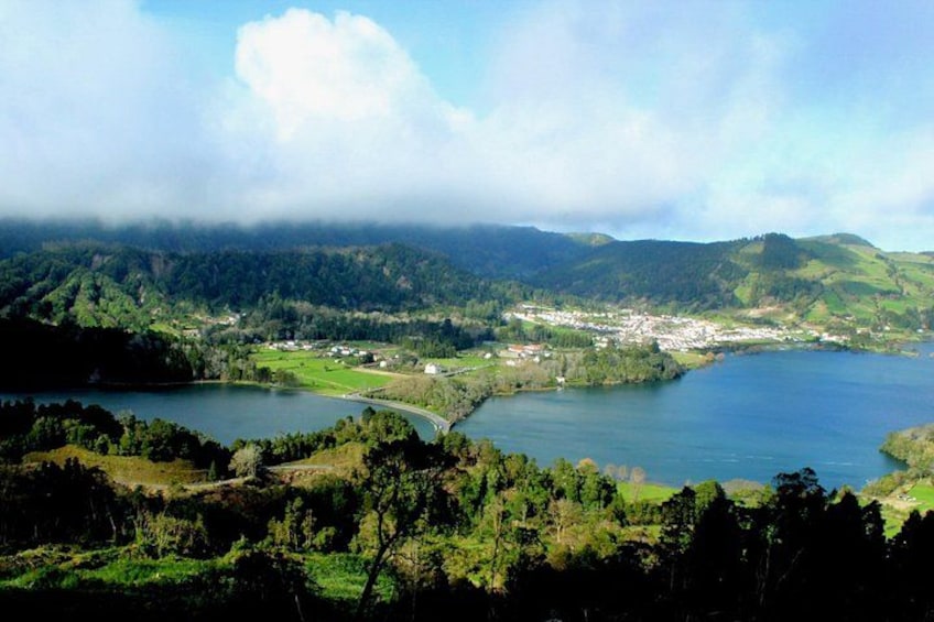 Half-Day 4x4 Tour to Lagoa das Sete Cidades 1