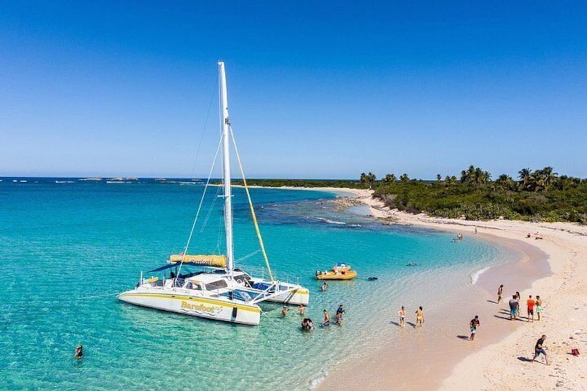 Blue seas and skies stretch into the distance from a beach in Fajardo, Puerto Rico. 5