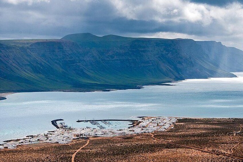 Walking Tour through La Corona Volcano and Famara Cliff