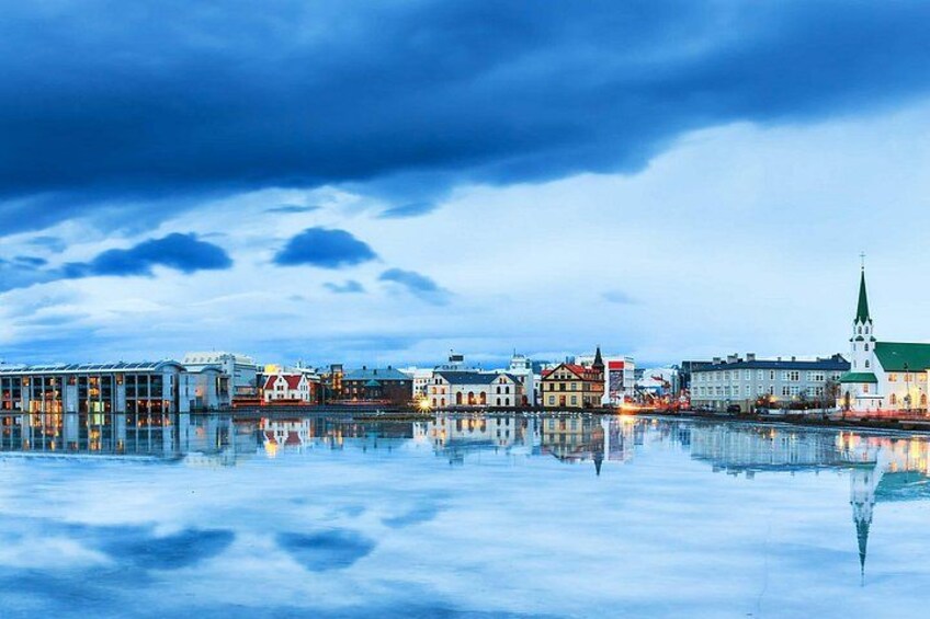 Breathtaking view taken straight from the Pond in Reykjavik 2