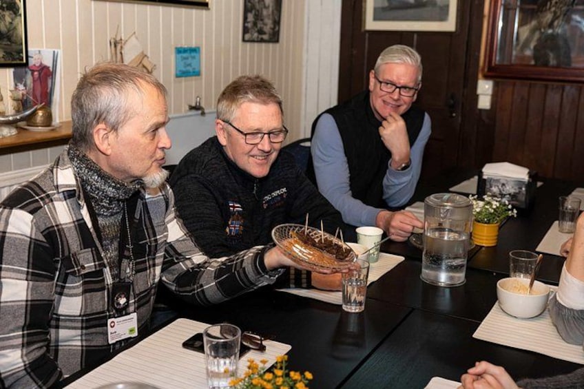 Our fun-loving and knowledgeable Guide from Your Friend in Reykjavik will provide you with additional little tips and facts about what you´r 3