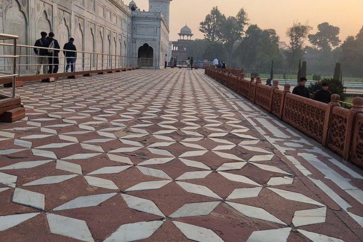 Taj Mahal & Agra Fort Private Tour with Skip-the-Line Entry 2