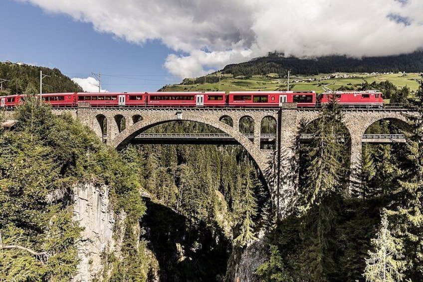 Lake Como Cruise, St. Moritz & Bernina Red Train Tour from Milan 3