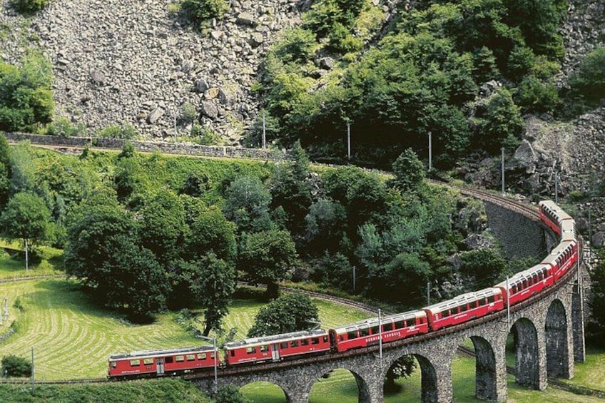 Lake Como Cruise, St. Moritz & Bernina Red Train Tour from Milan 4