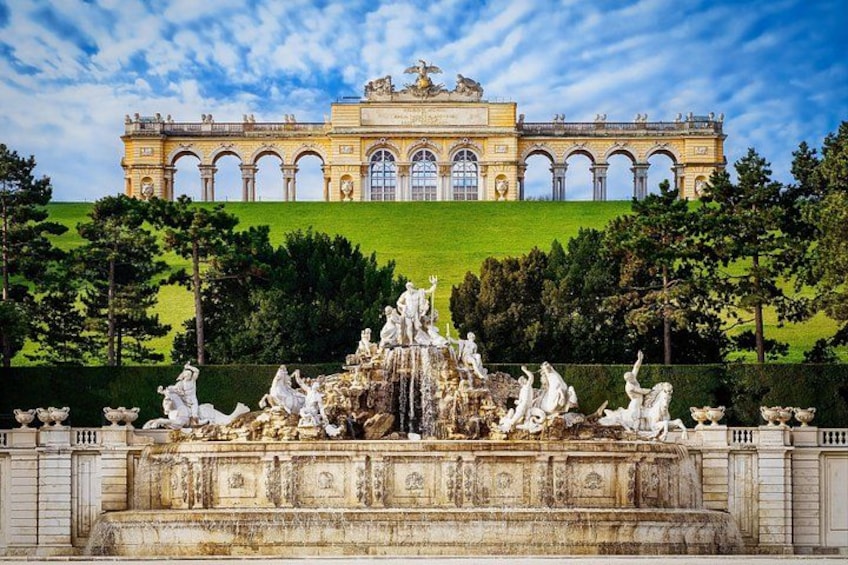 Vienna: Skip the Line Schönbrunn Palace and Gardens Guided Tour 2