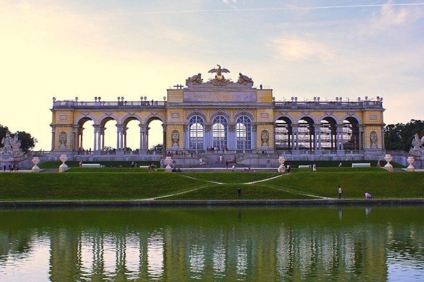 Vienna: Skip the Line Schönbrunn Palace and Gardens Guided Tour 2