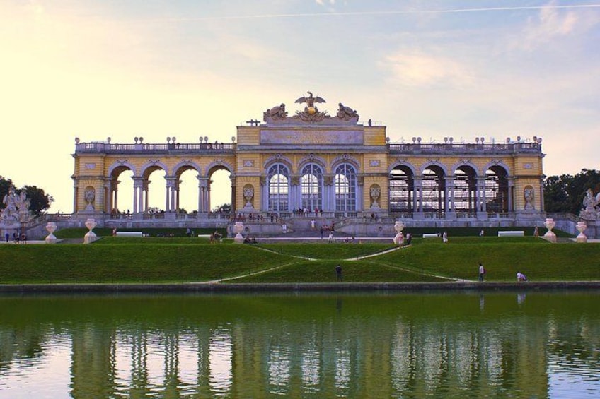Vienna: Skip the Line Schönbrunn Palace and Gardens Guided Tour 2