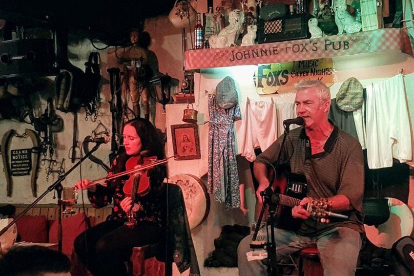 Sing along to traditional Irish music 3