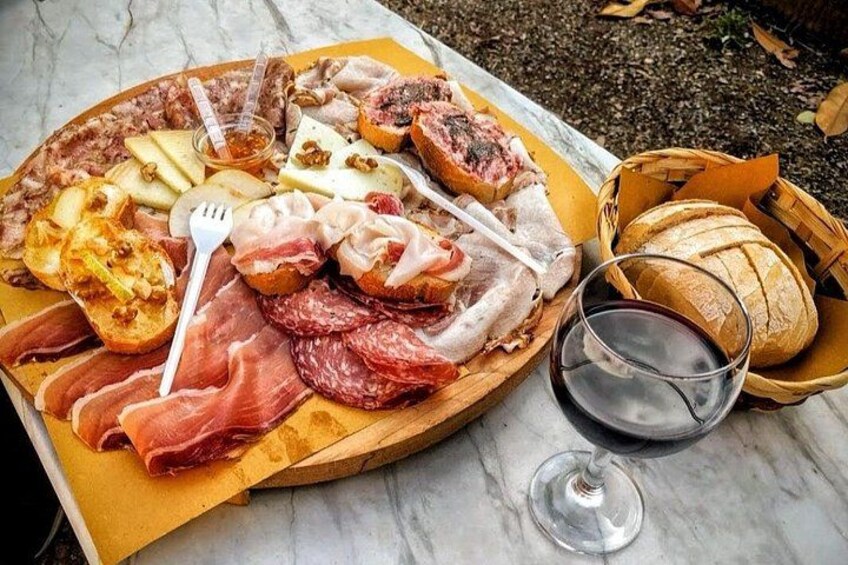 tagliere with wine 4