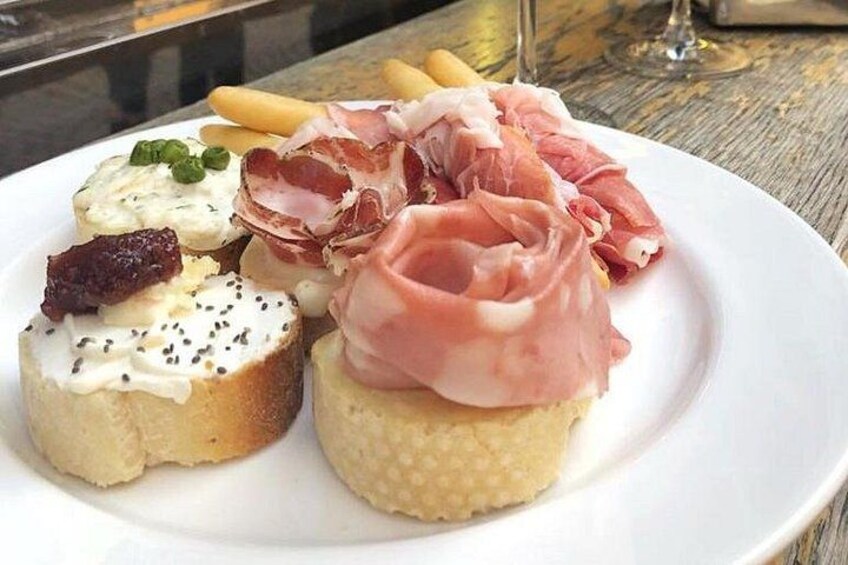 Verona Full Meal & Wine Tasting Walking Tour by Do Eat Better 2