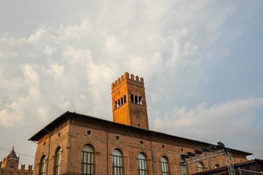 Bologna Small-Group Food Tour with Full Meal & Local Food Expert 3