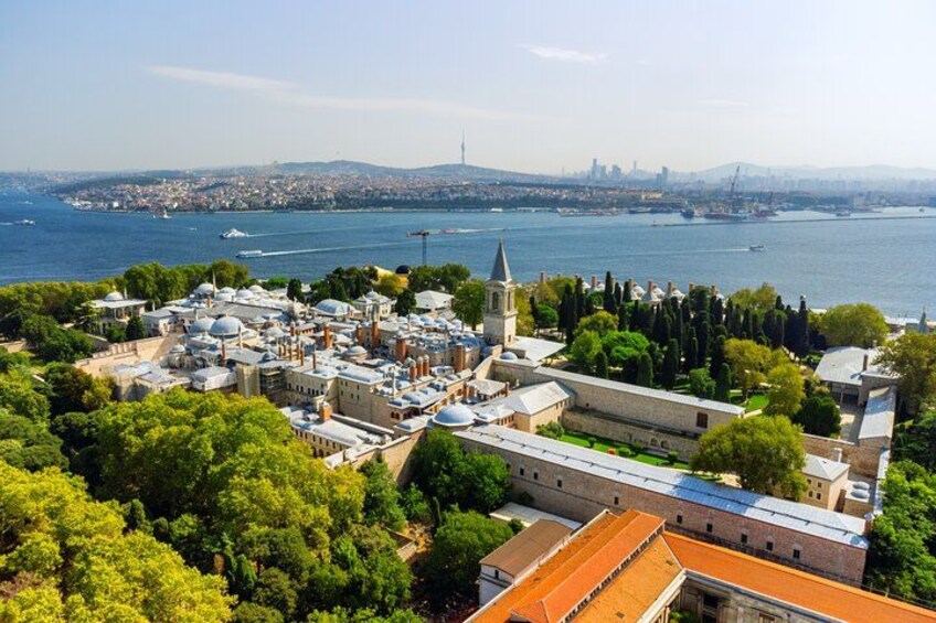 Small-Group Topkapi Palace and Harem Tour with Tickets 4