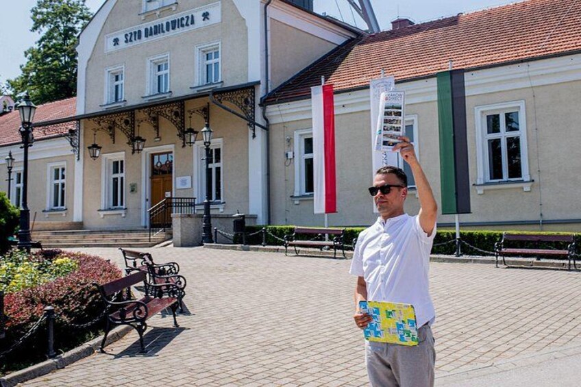 From Krakow: Salt Mine Fast-Track Ticket, Guide & Hotel Pick-up 2