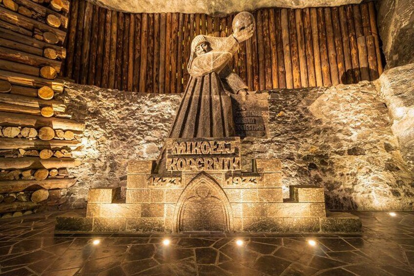 From Krakow: Salt Mine Fast-Track Ticket, Guide & Hotel Pick-up 3