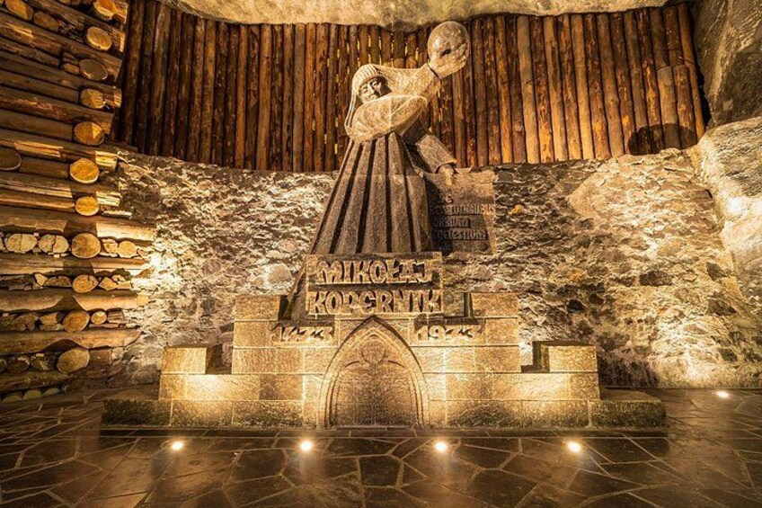 From Krakow: Salt Mine Fast-Track Ticket, Guide & Hotel Pick-up 3