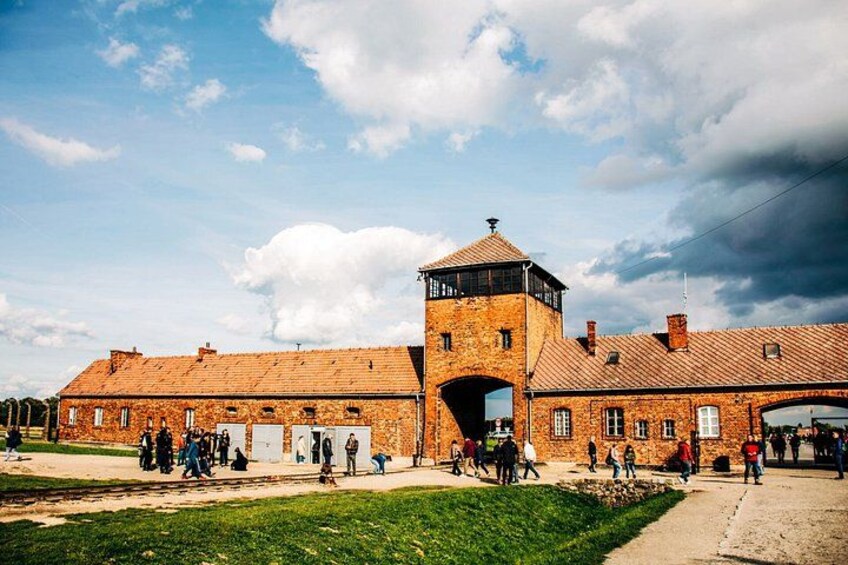 Auschwitz-Birkenau Live Guided Tour and Ticket with Transfers 2