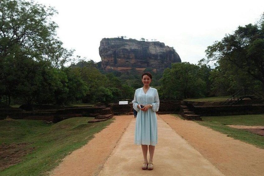 Walking path to the Sigiriya Rock 1