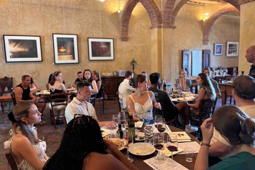 Small-Group Wine Tasting Experience in the Tuscan Countryside 2