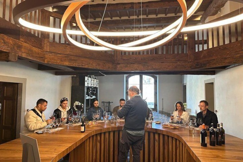 Small-Group Wine Tasting Experience in the Tuscan Countryside 3