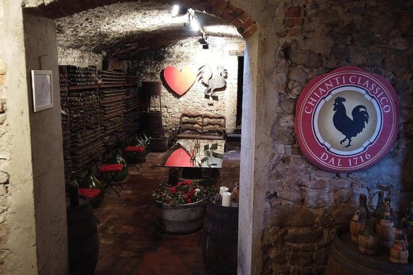 Small group tour from Florence with lunch and wine tastings 2