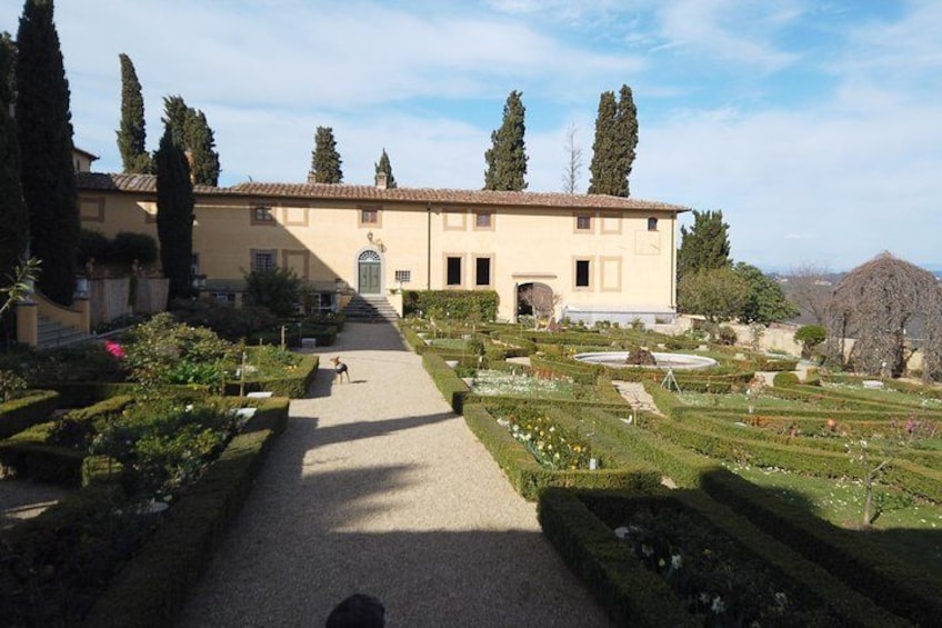 Small group tour from Florence with lunch and wine tastings 2