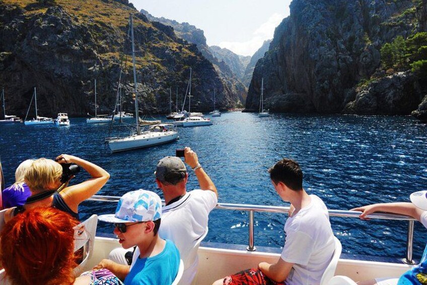 Mallorca in One Day Sightseeing Tour with Boat Ride and Vintage Train 2