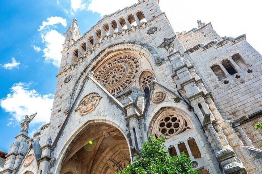 Mallorca in One Day Sightseeing Tour with Boat Ride and Vintage Train 4