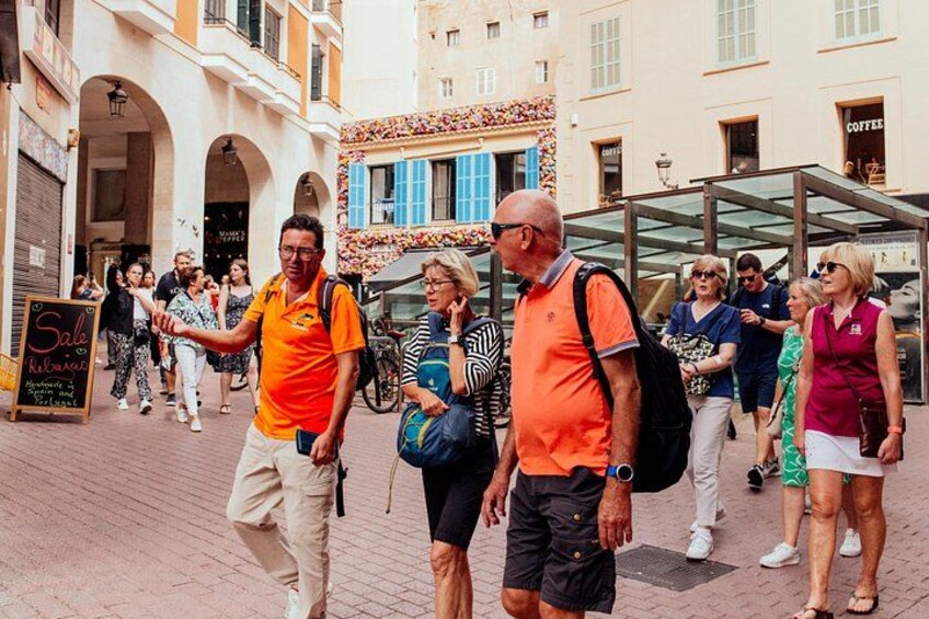 Food Tasting Walking Tour in Palma with a Local 2
